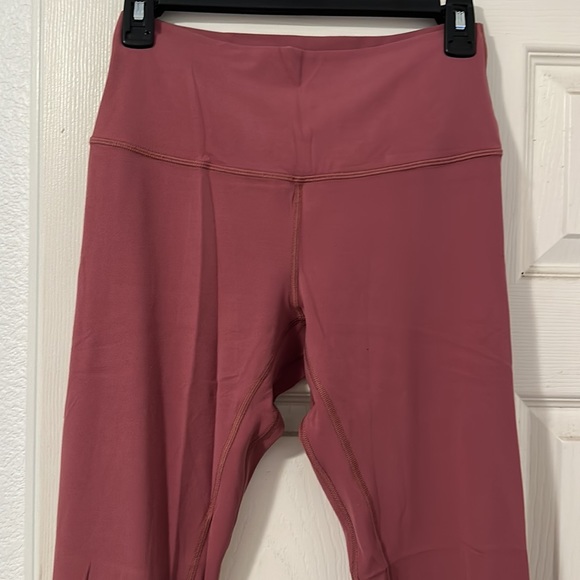 LuLulemon Mauve Align Legging - Picture 4 of 4